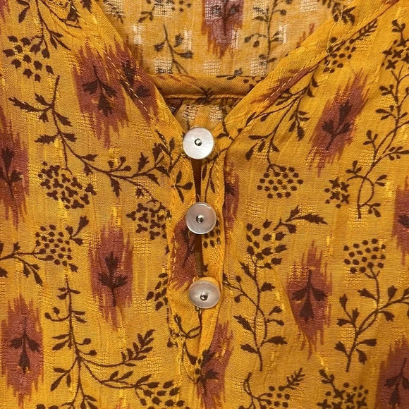NWOT!! Haute Hippie - Size Medium - Mustard/Gold Color - Flutter Sleeves - Picture 3 of 8